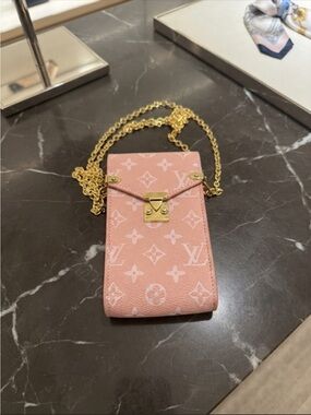 💕💕Pink Monogram Phone Crossbody/Shoulder Pouch with Gold Tone Chain